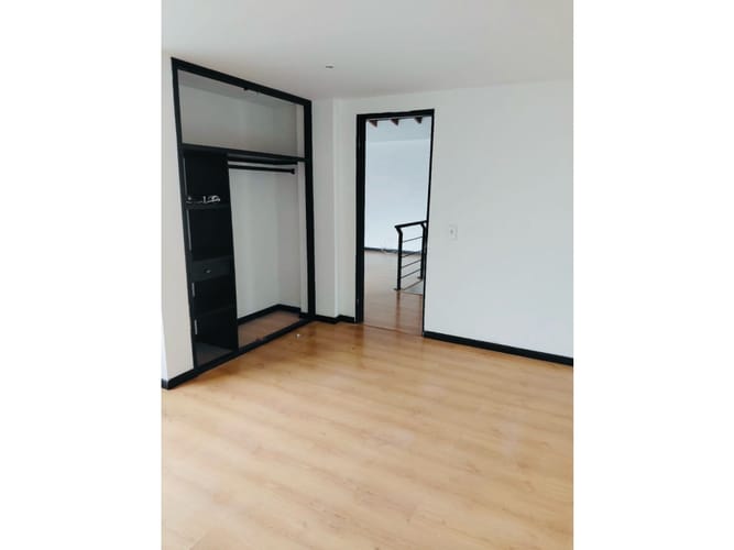 Apartamento de 3 alcobas en arriendo en Naranjal, Medellín, 230 m² · foto 17 de 18