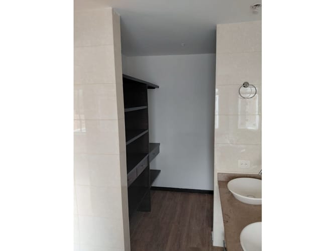 Apartamento de 3 alcobas en arriendo en Naranjal, Medellín, 230 m² · foto 18 de 18