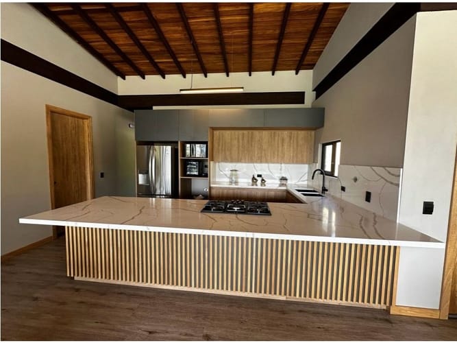 Casa de 3 alcobas en arriendo en El Retiro, 255 m² · foto 3 de 24