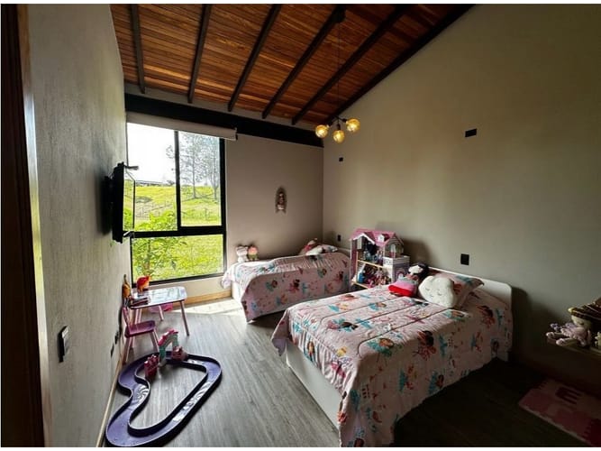 Casa de 3 alcobas en arriendo en El Retiro, 255 m² · foto 16 de 24