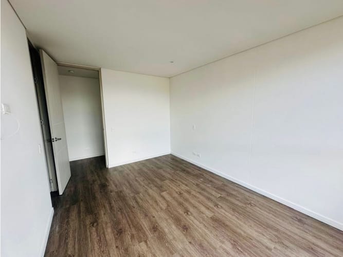 Apartamento de 2 alcobas en arriendo en Lalinde, Medellín, 85 m² · foto 4 de 20