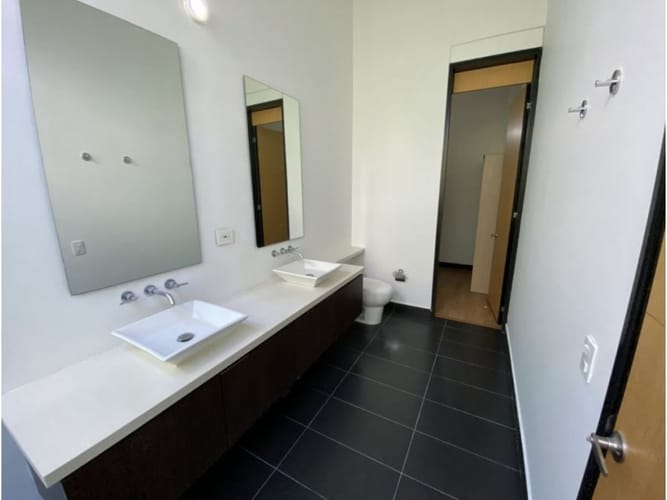 Casa de 4 alcobas en arriendo en Bolivariana, Envigado, 300 m² · foto 8 de 24