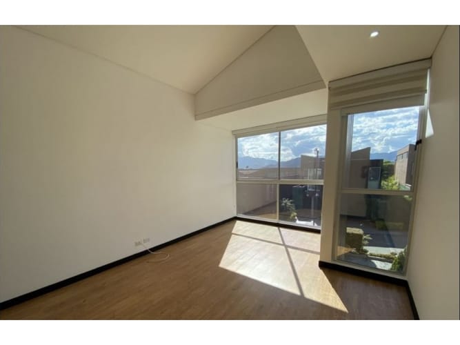Casa de 4 alcobas en arriendo en Bolivariana, Envigado, 300 m² · foto 18 de 24