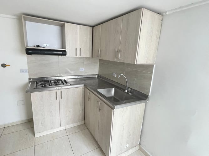 Apartamento de 4 alcobas en arriendo en Belen Las Playas, Medellín, 90 m² · foto 2 de 24