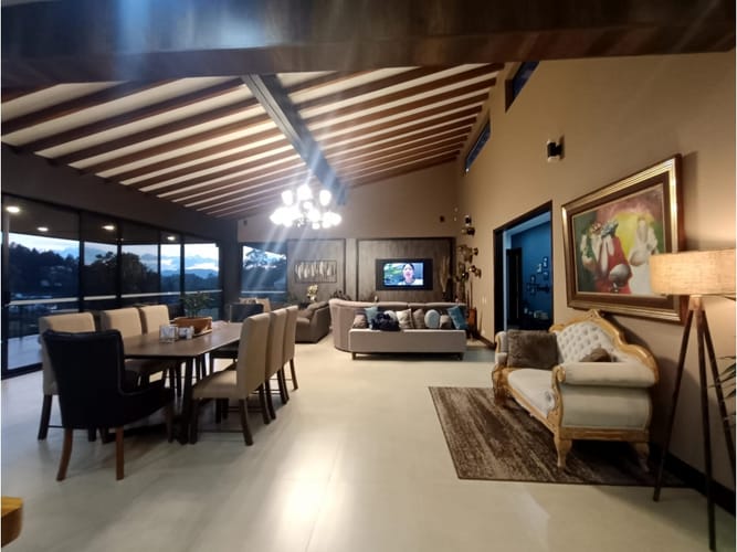 Casa de 4 alcobas en arriendo en Santa Ana, Rionegro, 380 m² · foto 2 de 11