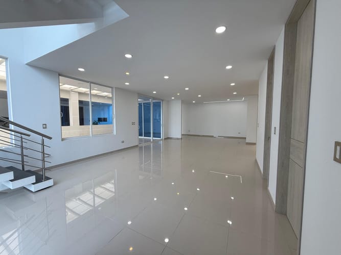 Casa de 4 alcobas en venta en Alfaguara, Jamundí, 322 m² · foto 2 de 22