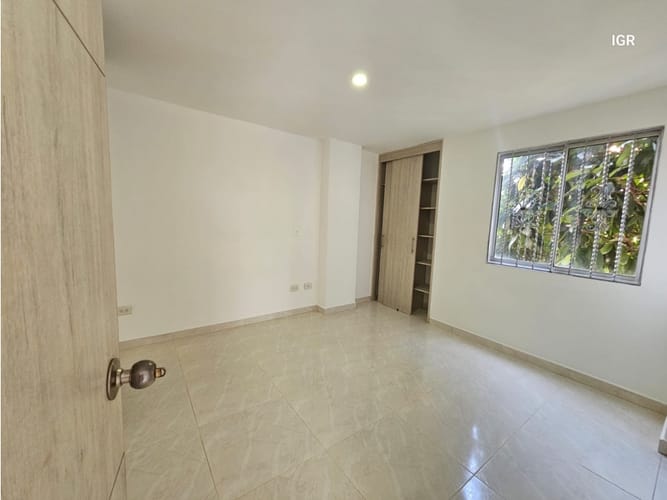 Apartaestudio en venta en Entre Amigos, Sabaneta, 35 m² · foto 3 de 19