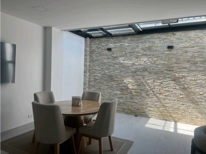 Casa de 4 alcobas en arriendo en Llano Grande, Rionegro, 213 m² · foto 4 de 21