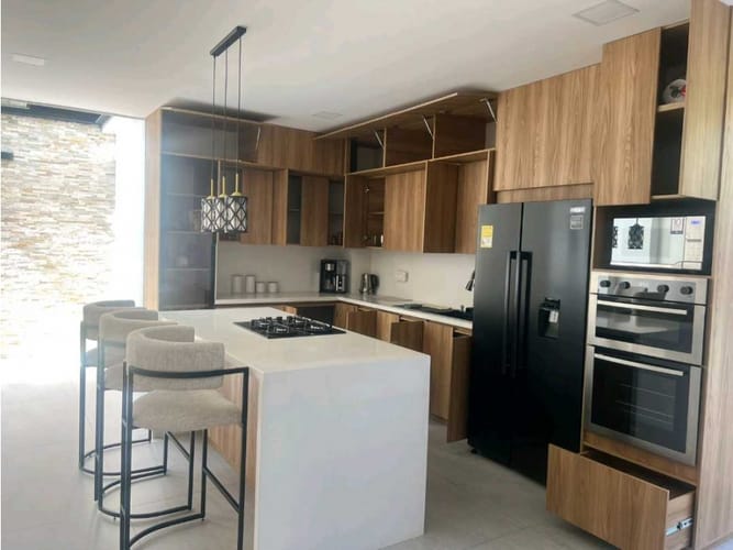 Casa de 4 alcobas en arriendo en Llano Grande, Rionegro, 213 m² · foto 6 de 21