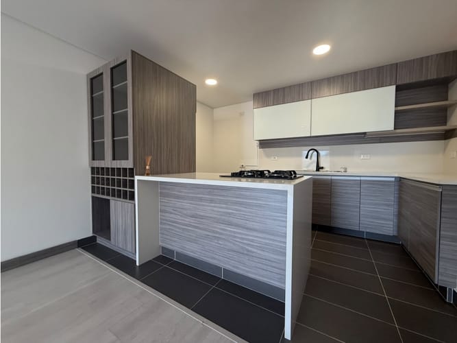 Apartamento de 3 alcobas en arriendo en Mugá, Medellín, 139 m² · foto 2 de 24