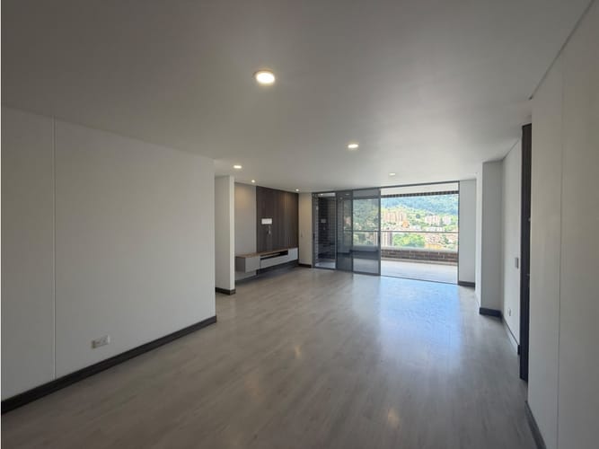 Apartamento de 3 alcobas en arriendo en Mugá, Medellín, 139 m² · foto 3 de 24
