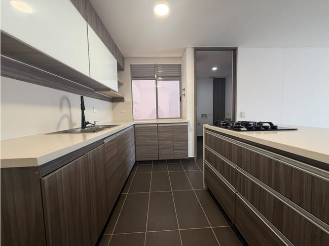 Apartamento de 3 alcobas en arriendo en Mugá, Medellín, 139 m² · foto 4 de 24