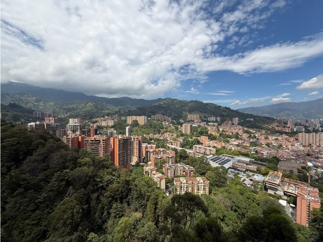 Apartamento de 3 alcobas en arriendo en Mugá, Medellín, 139 m² · foto 5 de 24