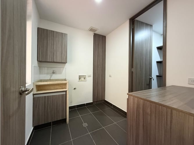 Apartamento de 3 alcobas en arriendo en Mugá, Medellín, 139 m² · foto 10 de 24