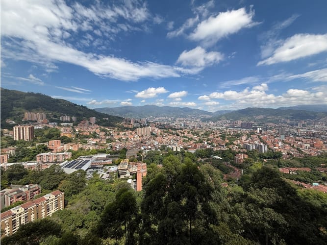 Apartamento de 3 alcobas en arriendo en Mugá, Medellín, 139 m² · foto 12 de 24