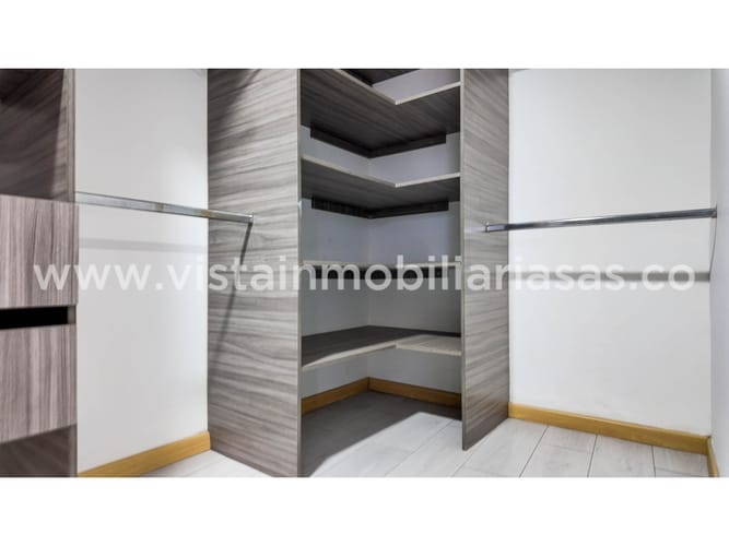 Edificio en venta en Milan, Manizales, 332 m² · foto 2 de 24