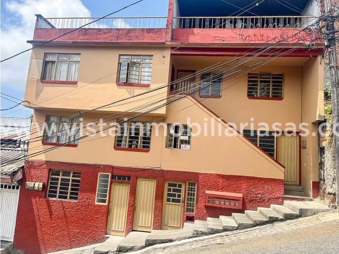 Casa de 20 alcobas en venta en El Bosque, Manizales, 700 m² · foto 2 de 14