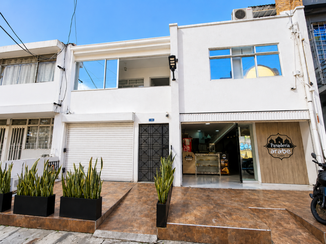 Casa de 5 alcobas en venta en San Vicente, Cali, 450 m² · foto 1 de 21
