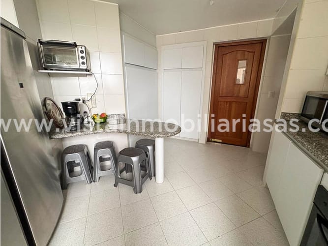 Apartamento de 3 alcobas en venta en Palermo, Manizales, 168 m² · foto 11 de 17