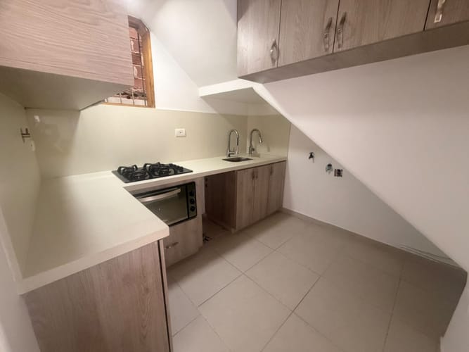 Apartamento de 2 alcobas en arriendo en Villatina, Medellín, 55 m² · foto 2 de 10