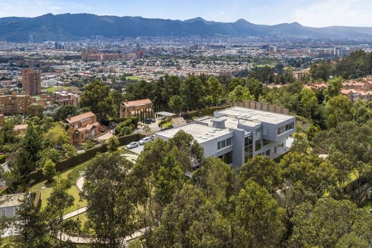 Casa de 6 alcobas en venta en Sotileza, Bogotá, 1509 m² · foto 2 de 24