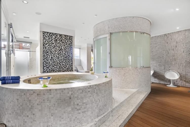 Casa de 6 alcobas en venta en Sotileza, Bogotá, 1509 m² · foto 13 de 24