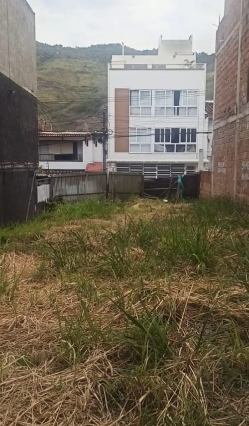 Lote en venta en El Bosque, Cali, 192 m² · foto 2 de 2