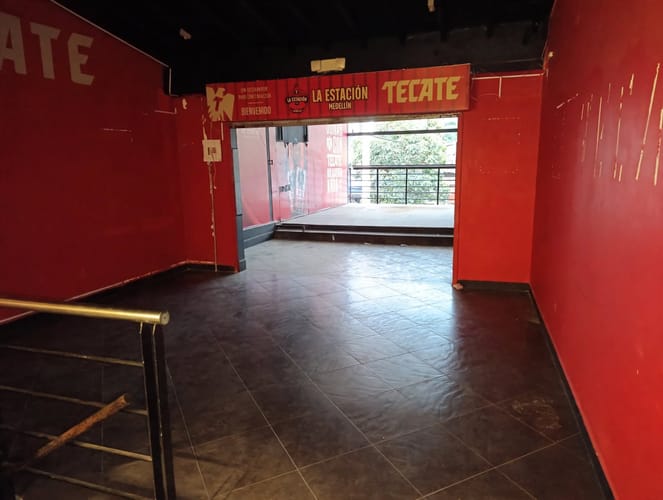 Local en arriendo en Miraflores, Medellín, 110 m² · foto 3 de 12