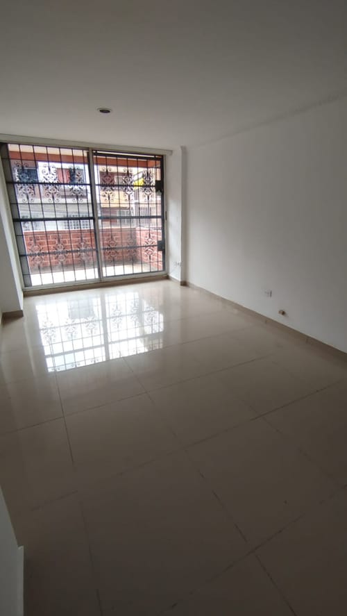Apartamento de 3 alcobas en arriendo en Prado, Medellín, 75 m² · foto 2 de 8
