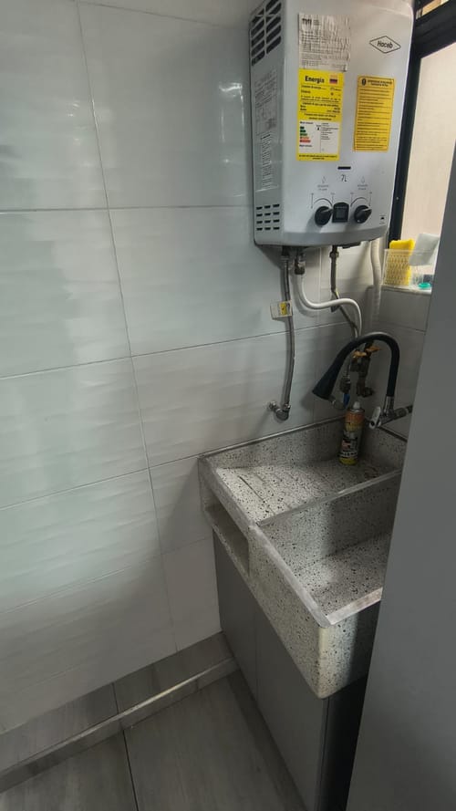 Apartamento de 3 alcobas en arriendo en El Dorado, Bogotá, 71 m² · foto 2 de 7