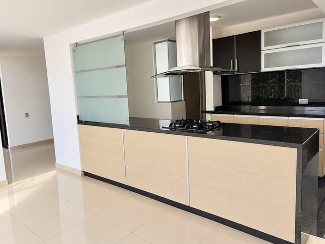 Apartamento de 3 alcobas en venta en Ciudad Jardin, Cali, 94 m² · foto 2 de 11