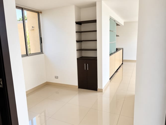 Apartamento de 3 alcobas en venta en Ciudad Jardin, Cali, 94 m² · foto 5 de 11