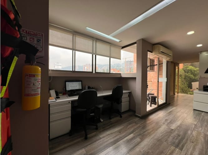 Oficina en venta en La Florida, Medellín, 122 m² · foto 11 de 24