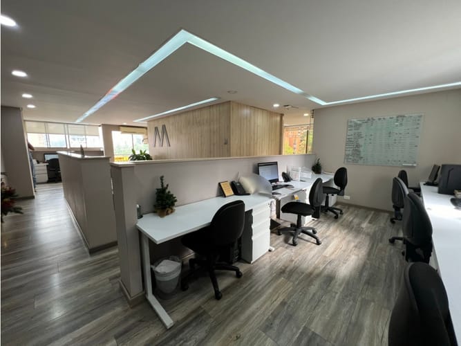 Oficina en venta en La Florida, Medellín, 122 m² · foto 12 de 24