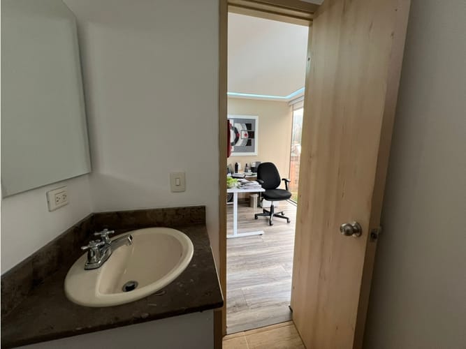 Oficina en venta en La Florida, Medellín, 122 m² · foto 19 de 24