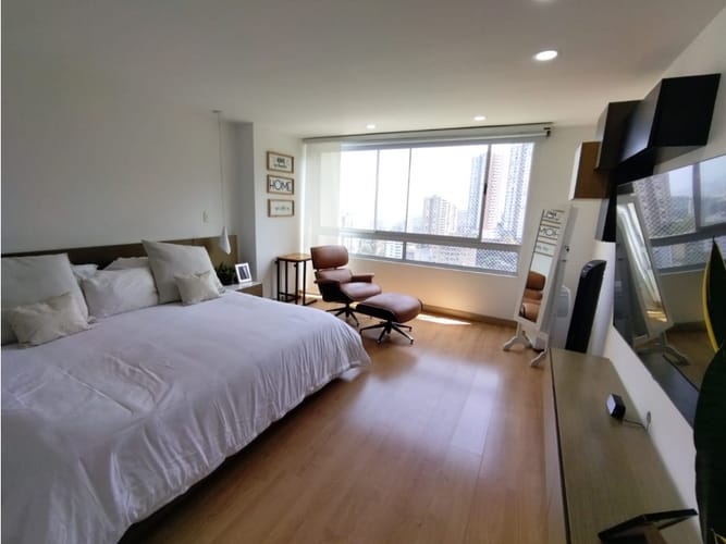 Apartamento de 2 alcobas en arriendo en El Poblado, Medellín, 137 m² · foto 14 de 24