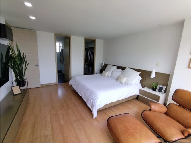 Apartamento de 2 alcobas en arriendo en El Poblado, Medellín, 137 m² · foto 17 de 24