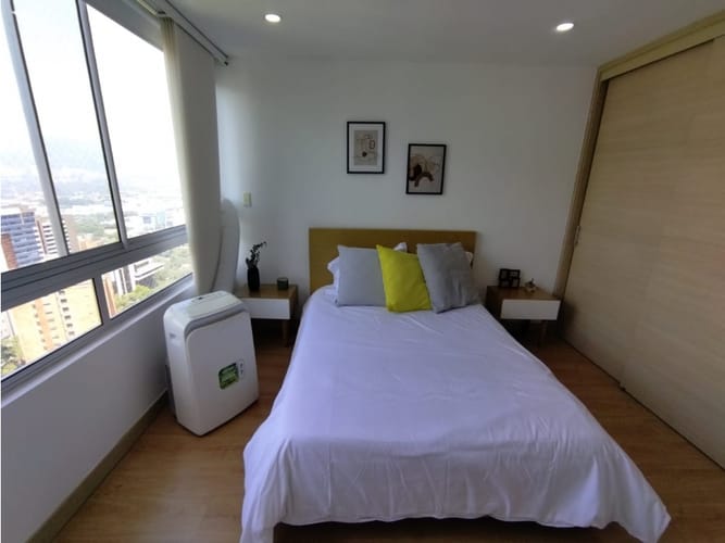 Apartamento de 2 alcobas en arriendo en El Poblado, Medellín, 137 m² · foto 20 de 24
