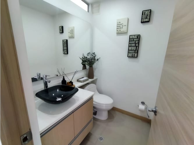 Apartamento de 2 alcobas en arriendo en El Poblado, Medellín, 137 m² · foto 22 de 24