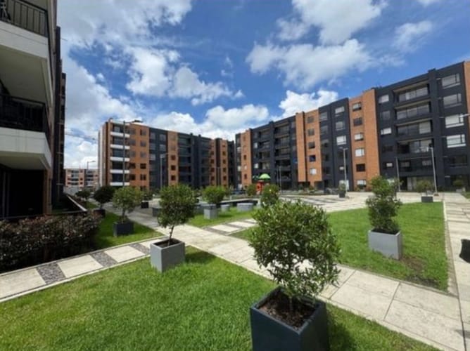 Apartamento de 3 alcobas en venta en Calahorra, Cajicá, 114 m² · foto 2 de 13