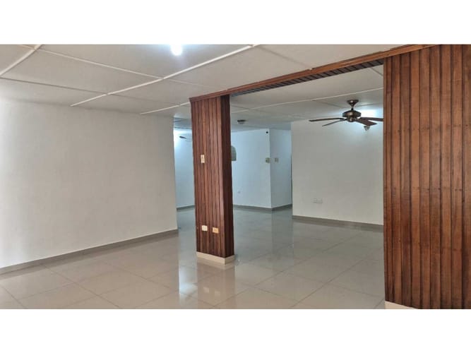 Casa de 4 alcobas en venta en El Limoncito, Barranquilla, 297 m² · foto 2 de 23