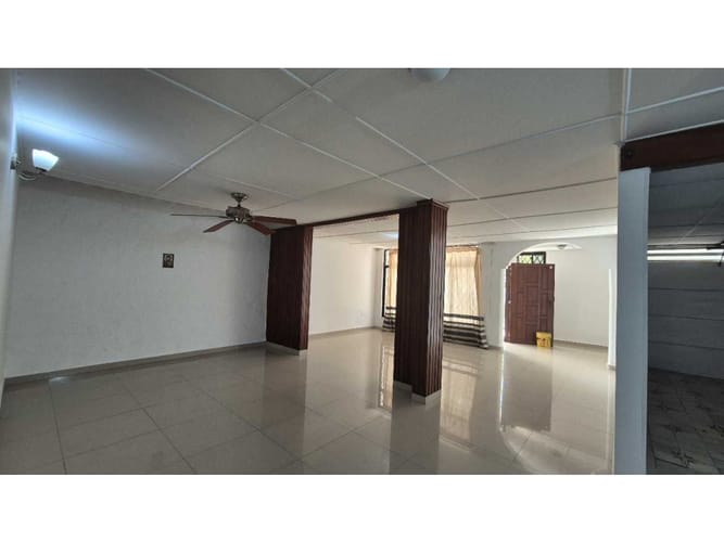 Casa de 4 alcobas en venta en El Limoncito, Barranquilla, 297 m² · foto 5 de 23