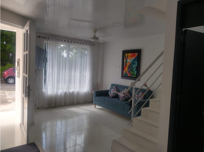 Casa de 3 alcobas en venta en Girardot, Girardot, 216 m² · foto 3 de 21