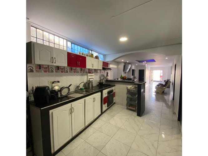 Casa de 5 alcobas en venta en Olaya, Barranquilla, 315 m² · foto 2 de 11