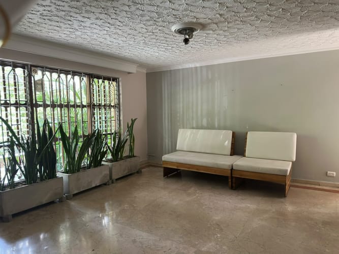 Casa de 6 alcobas en venta en El Poblado, Medellín, 450 m² · foto 3 de 19