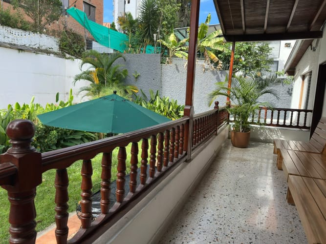 Casa de 6 alcobas en venta en El Poblado, Medellín, 450 m² · foto 10 de 19