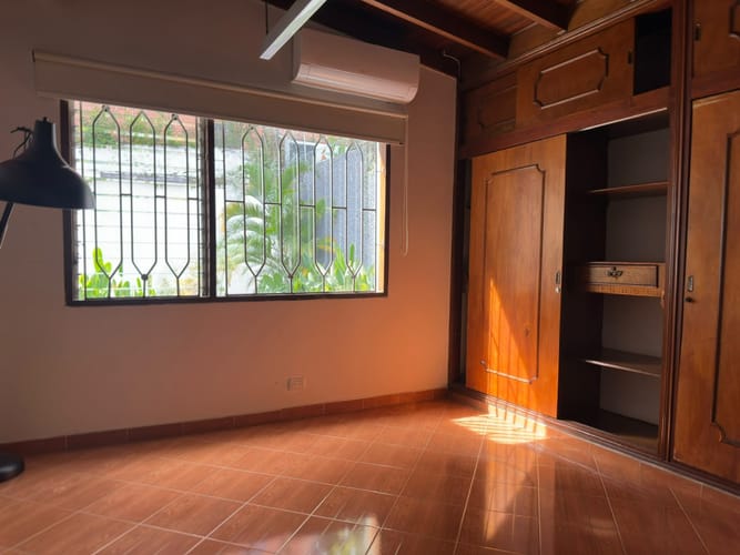 Casa de 6 alcobas en venta en El Poblado, Medellín, 450 m² · foto 12 de 19