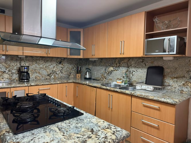 Casa de 6 alcobas en venta en El Poblado, Medellín, 450 m² · foto 13 de 19