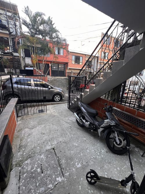 Casa de 5 alcobas en venta en Vista Hermosa, Cali, 150 m² · foto 2 de 15