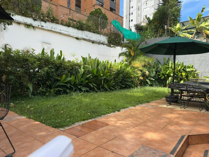 Casa de 6 alcobas en venta en El Poblado, Medellín, 450 m² · foto 16 de 19
